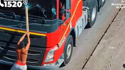 Carabineros detuvo a sujeto que atacó, amenazó y provocó daños en la vía pública en Iquique