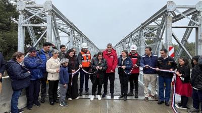 Nuevo puente El Negro fortalece la conectividad costera de Chaitén