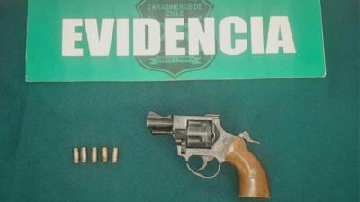 Detienen a joven de 17 años por porte de arma de fuego en Concón