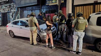 Carabineros junto a inspectores municipales realizaron fiscalización nocturna en Iquique
