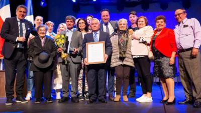 Doctor Enrique Paris fue reconocido como Hijo Ilustre de Puerto Montt