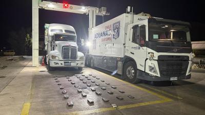 En avanzada Quillagua, Aduanas detecta tres mochilas con 45 kilos de cocaína gracias a rayos X