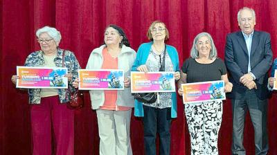 Entregan fondos del Turismo Familiar a 152 agrupaciones