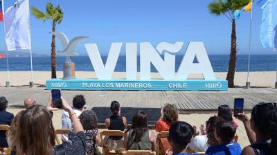 [FOTOS] Nuevo atractivo turístico en Viña del Mar: borde costero estrena letras volumétricas