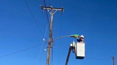 Realizaron trabajos de mantención eléctrica en isla Maillen