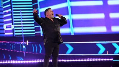 [Minuto a minuto] “Está guatón este…”: Rodrigo Villegas arranca las primeras risas en Viña 2026