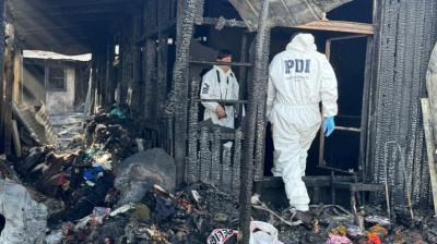 Detectives investigan incendio que dejó una mujer fallecida en Chillán