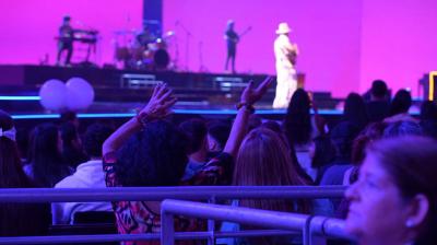 [Minuto a minuto] Jesse & Joy transforman a la Quinta en un karaoke con sus himnos