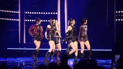 [Minuto a minuto] Baile, coordinación, visuales y sorpresas en el debut de NMIXX en Viña 2026