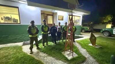 Rescatan a dos personas extraviadas en sector de Laguna Huemul en Pinto