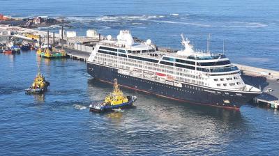 Crucero Azamara Quest llegó al Puerto de Iquique con pasajero fallecido y activaron los protocolos