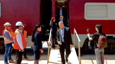 Ministro de Transportes llegó en tren a ver avances del terminal intermodal