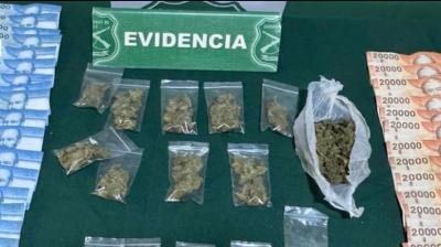 Carabineros de Castro detuvo a hombre por microtráfico tras control vehicular