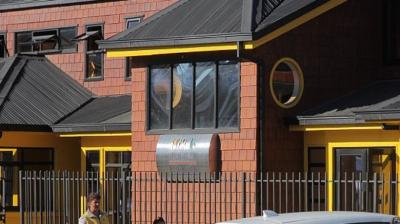 Contraloría ordena traspaso total de recinto educacional al SLEP y deja sin sede a Corporación Municipal de Castro