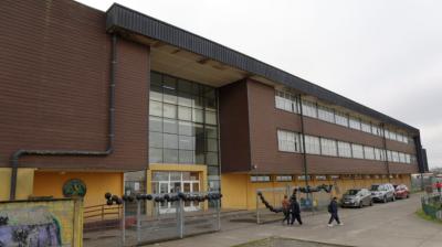 Tres asistentes de la educación fueron agredidos en Alerce: municipio se querellará