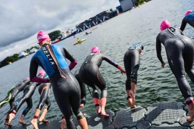 Municipalidad de Valdivia realizará primera travesía de natación femenina en el río Calle-Calle por el Mes de la Mujer