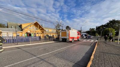 Cerca de 500 personas fueron evacuadas por fuerte olor en escuela de Frutillar Bajo