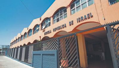 Apoderados de la Escuela D-4 de Arica a la espera del inicio de clases 2026