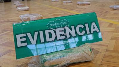 Interceptan camión que transportaba casi 30 kilos de droga hacia el Gran Concepción: hay dos detenidos