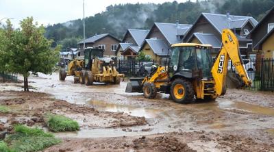 Un socavón, anegamiento de viviendas y cinco accidentes dejan las lluvias en Temuco