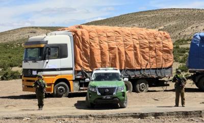 Fuerte golpe al contrabando en Arica: Carabineros incauta tres camiones en rutas  no habilitadas