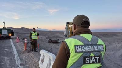 Volcamiento de vehículo deja a pasajero muerto y un lesionado en cercanías de Socaire
