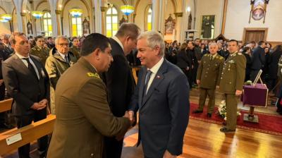 [FOTOS] Ministra de Seguridad pidió ayuda a la comunidad de Puerto Varas para identificar a los autores del crimen del sargento Figueroa