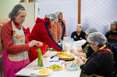 Municipio de Valdivia inició su ciclo de talleres para más de 1.300 adultos mayores