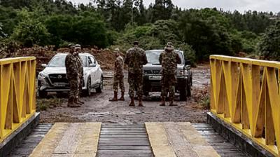 Ejército repara puente en Bucalemu y mejora acceso a familias del lugar