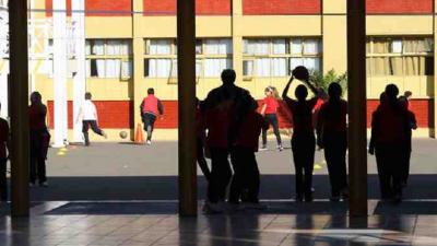 Nuevo caso de violencia escolar: Riña termina con alumno de 12 años apuñalado en escuela de Calama