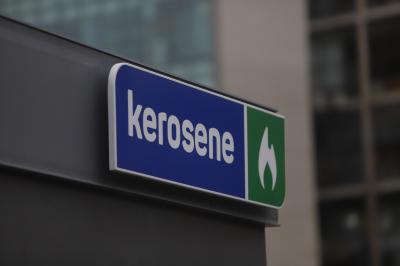 Enap anuncia disminución de más de $450 en el precio de la parafina para este jueves