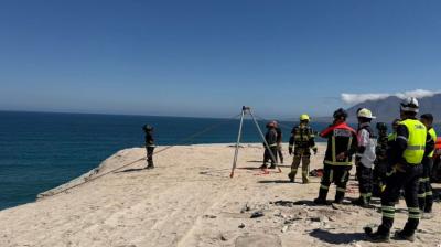 Complejo rescate en acantilados del sector La Rinconada tras caída de una mujer