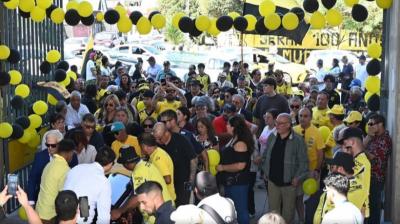 [GALERÍA] Hinchas de San Luis realizan emotiva despedida a Víctor “Pititore” Cabrera en Quillota