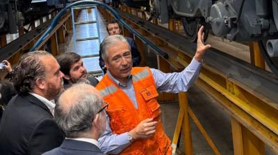 Autoridades visitaron taller de EFE donde se preparan 10 nuevos trenes que reforzarán al Biotrén