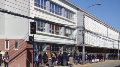 Investigan amenazas de tiroteo en contra de colegio de Concepción: fueron realizadas en un foro online