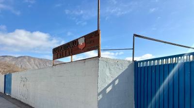 Seremi del MOP y alcalde inspeccionan avances en las demoliciones del Liceo C-20 de Taltal