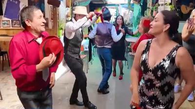 Cueca brava se toma la pantalla: actriz destaca tradición porteña desde San Antonio