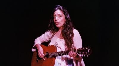 Obra “Lucila: de cara al mundo” se presenta hoy en Temuco con una mirada contemporánea sobre Gabriela Mistral