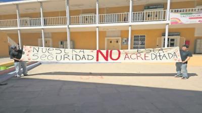 Estudiantes de carreras del área sur de la UDA en paro por inseguridad en pasarela