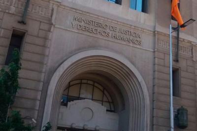 Liberación de exagente de la DINA: Funcionarios acusan que Subsecretaría de DD.HH. ordenó no apelar fallo del tribunal