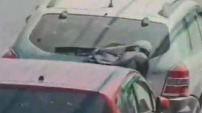 [VIDEO] Detienen a pareja por robo de especies al interior de un vehículo en Iquique