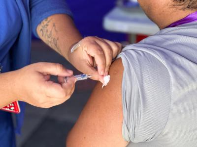Servicio de Salud Los Ríos informa puntos de vacunación de la semana en la región