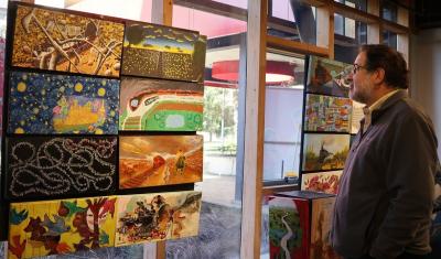 Universidad Autónoma de Chile inauguró exposición “Rutas de Hierro”, un recorrido artístico por el legado ferroviario