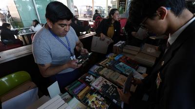 Más de 300 ejemplares regalaron por el Día del Libro 2026 en Puerto Montt