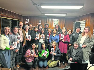 Bibliotecas Públicas de Los Ríos finalizan ciclo de club de lectura y escritura de poesía y lanzan antología con sus textos