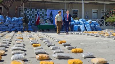 Histórica incautación en la región: decomisan más de 4,8 toneladas de droga ocultas en camión cisterna en Calama