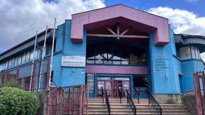 Guardia resulta lesionado tras ser agredido en el Cesfam de Castro