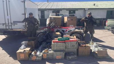 Detectan camión cargado con motocicletas, bicicletas y repuestos de contrabando en paso no habitado en Colchane