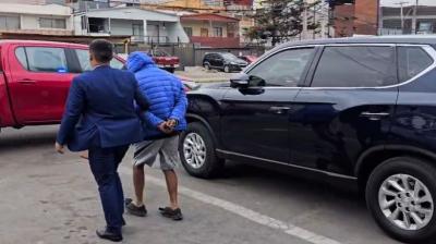 Femicidio en Alto Hospicio: decretan prisión a hombre que asesinó con un arma cortopunzante a su pareja en la vía pública