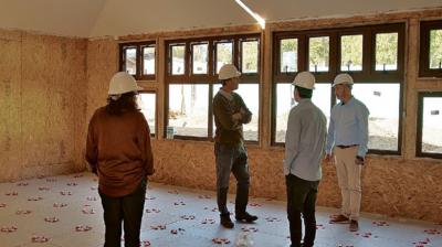 Aprueban recursos para ampliar escuela y construir una plaza en Santo Domingo